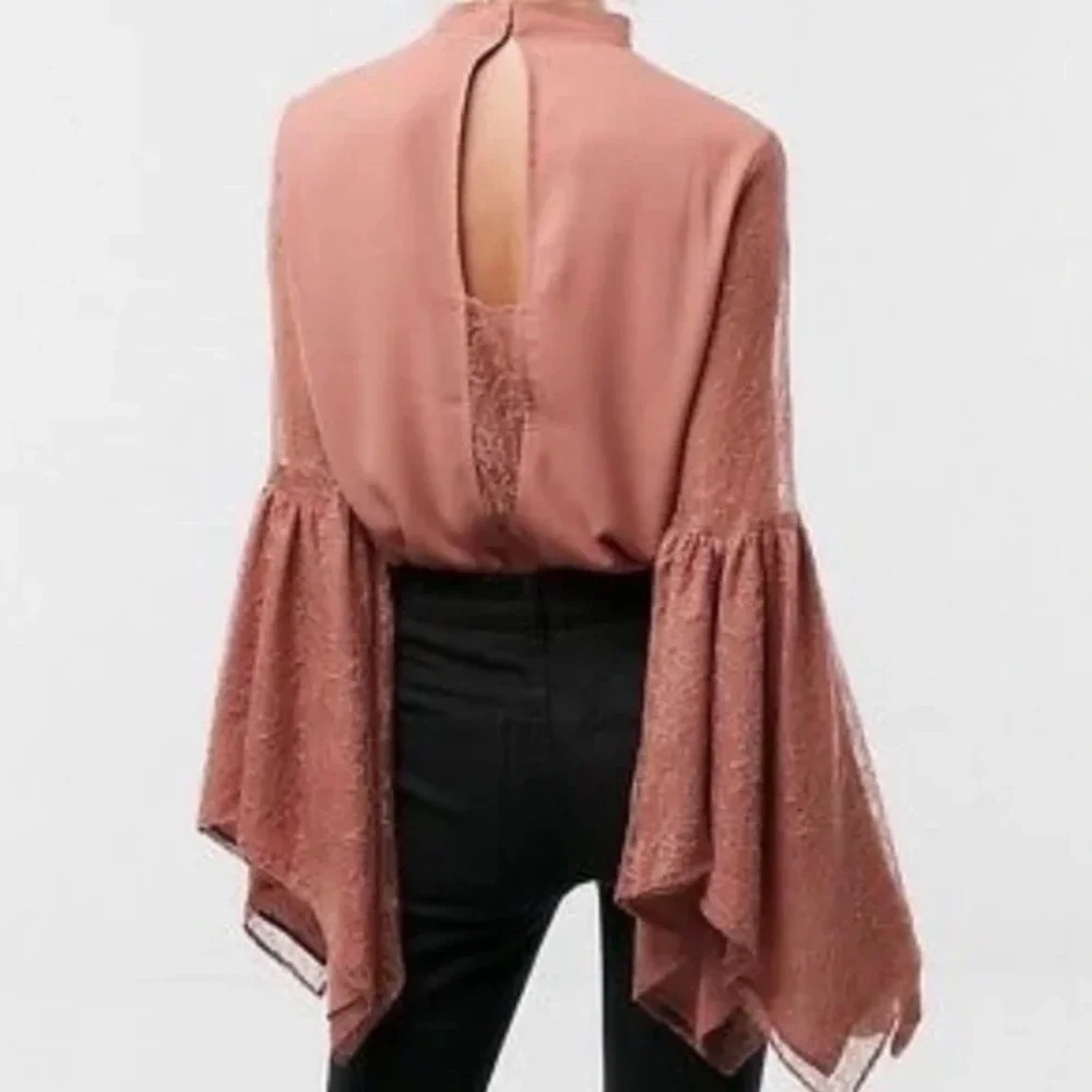 NWOT. Express Handkerchief Sleeve Lace Blouse Top Peach Pink. XS. - Picture 2 of 11